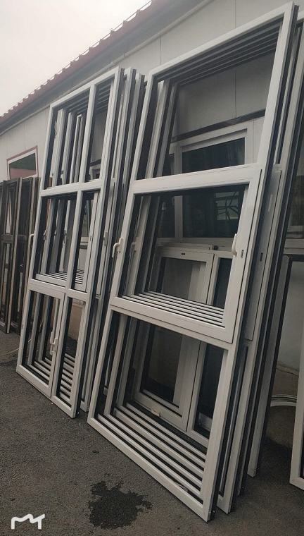 鞍山市天乙門窗工業(yè)有限公司沈陽經(jīng)銷商所訂貨品已完成，經(jīng)過檢驗后進行包裝，準備發(fā)貨。(圖2)