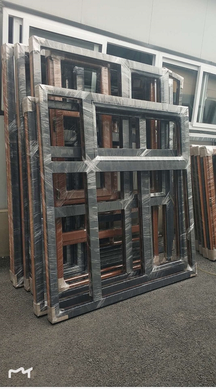 鞍山市天乙門窗工業(yè)有限公司沈陽經(jīng)銷商所訂貨品已完成，經(jīng)過檢驗后進行包裝，準備發(fā)貨。(圖4)